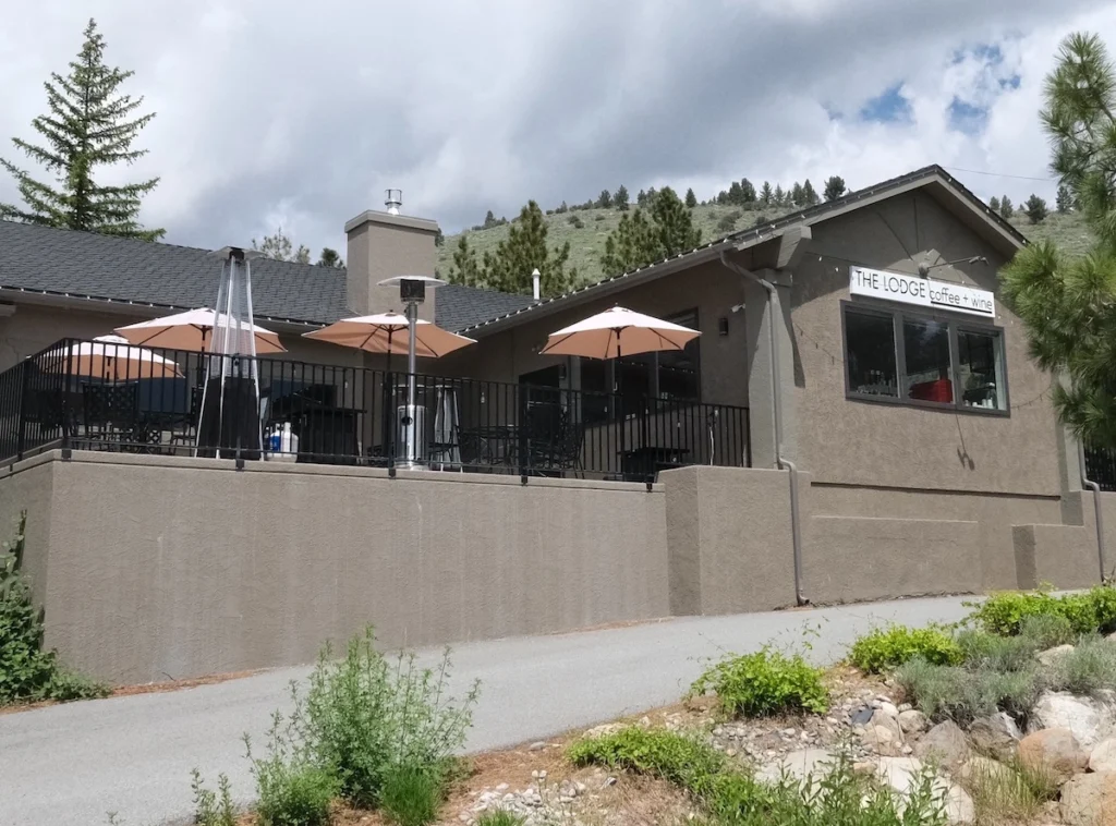 Outdoor patio at The Lodge Coffee & Wine next door to Mountain Medical Practice